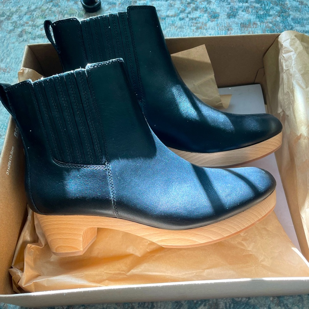 Madewell black leather clog boots size 7 never worn